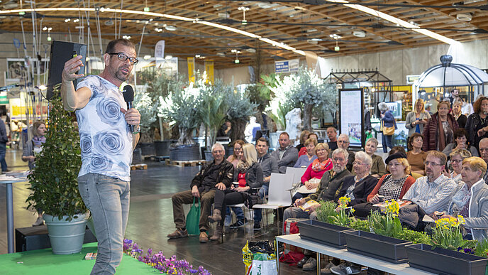 Spannende Programmpunkte mit hochkarätigen Speakern runden den Messebesuch ab. 