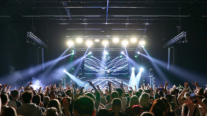 Steve Aoki live im Messezentrum Salzburg bei ausgelassener Stimmung.